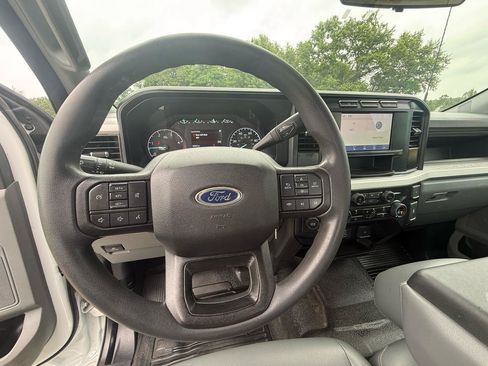 Used 2023 Ford F350 XL AWD/4WD image 22