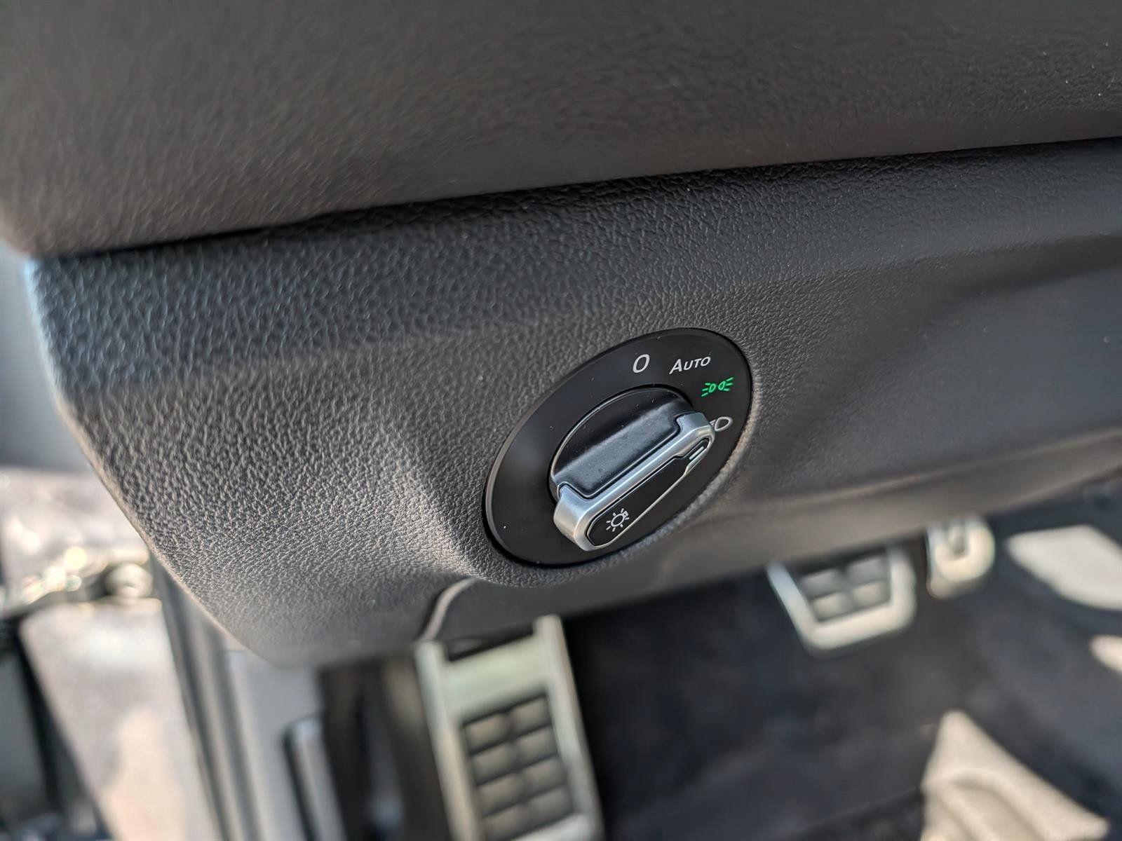 Certified 2023 Volkswagen Jetta Sport FWD image 28