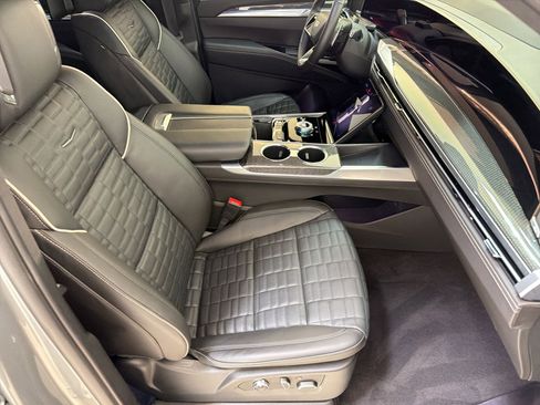 Certified 2025 Cadillac Escalade V AWD/4WD image 29