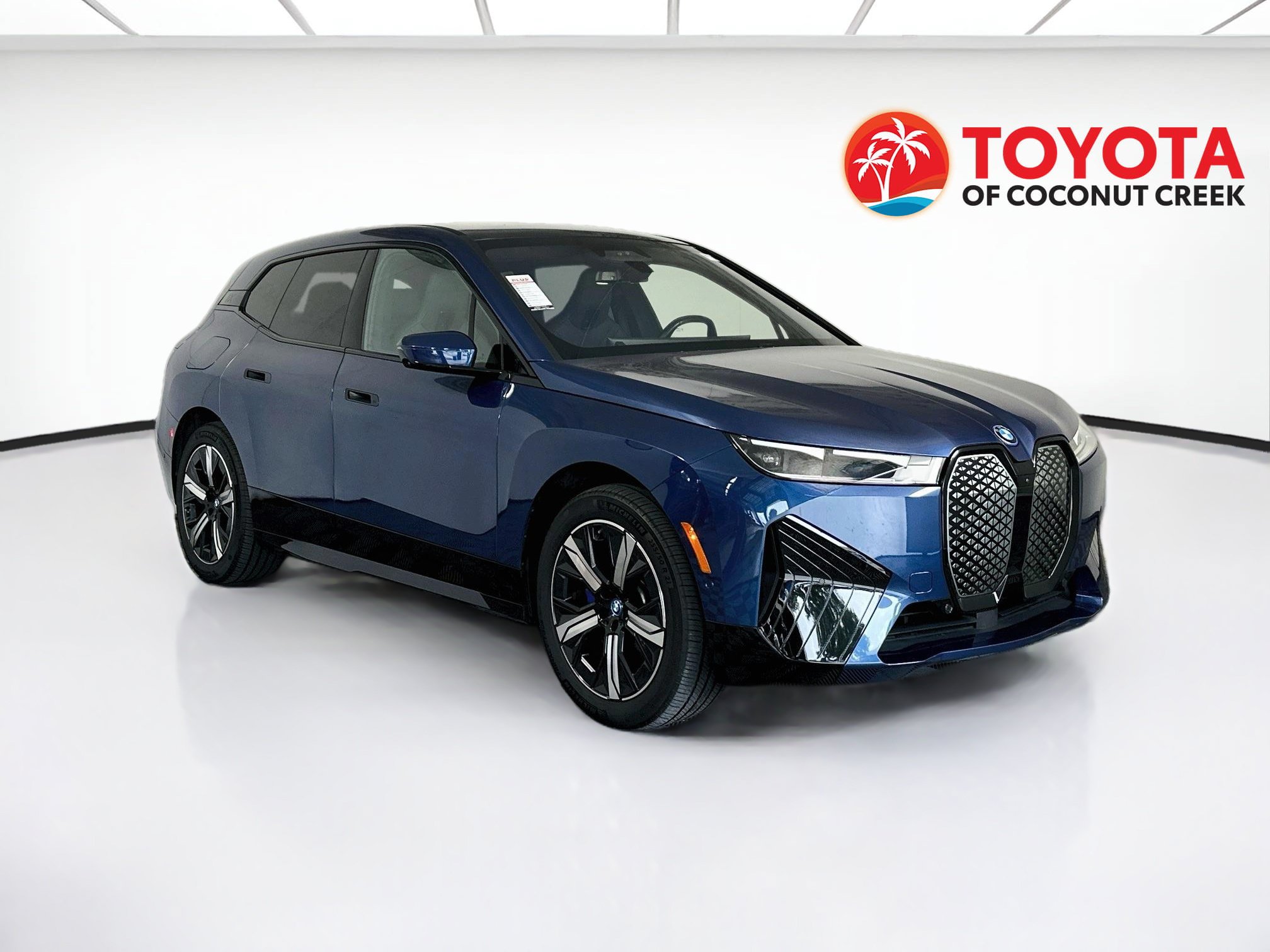 Used 2024 BMW iX xDrive50 w/ Sport Package AWD/4WD image 1