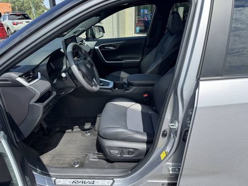 Used 2023 Toyota RAV4 XSE AWD/4WD image 8