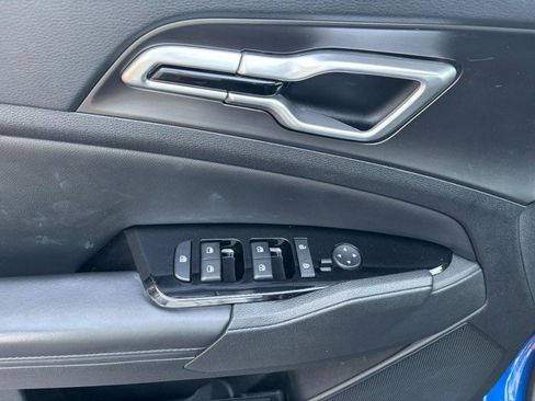 Used 2023 Kia Sportage EX FWD image 18