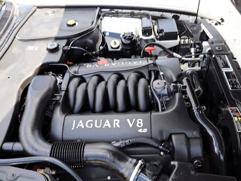 Used 2003 Jaguar XJ8 L RWD image 51