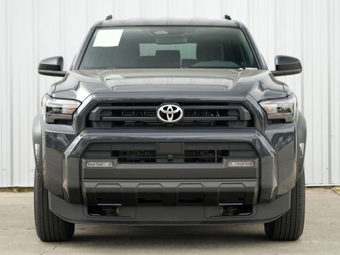 Used 2025 Toyota 4Runner SR5 image 7