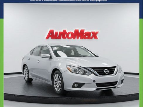 Used 2017 Nissan Altima 2.5 S w/ Power Driver Seat Package FWD image 1