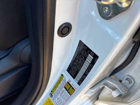 Used 2025 Toyota Camry LE image 29