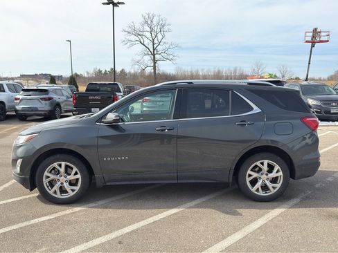 Used 2019 Chevrolet Equinox LT image 2