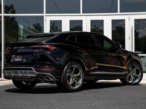 Used 2022 Lamborghini Urus AWD/4WD image 14