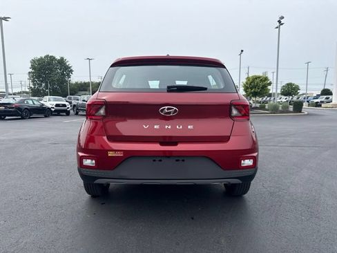 Used 2025 Hyundai Venue SE FWD image 6