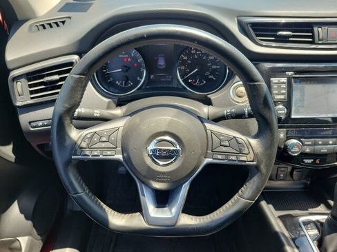 Used 2018 Nissan Rogue Sport SV w/ SV Technology Package FWD image 22
