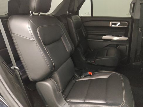 Used 2021 Ford Explorer XLT w/ Equipment Group 202A image 19