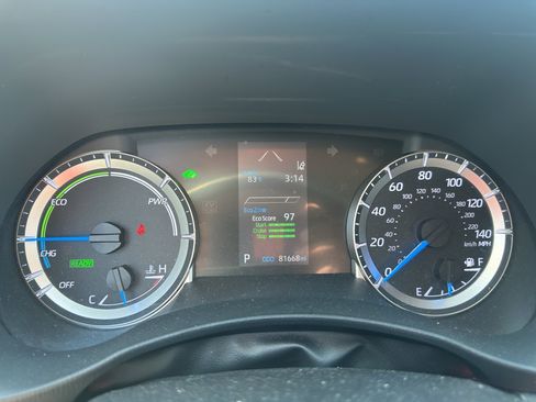 Used 2021 Toyota Highlander LE image 20