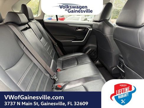 Used 2019 Toyota RAV4 XLE Premium image 8