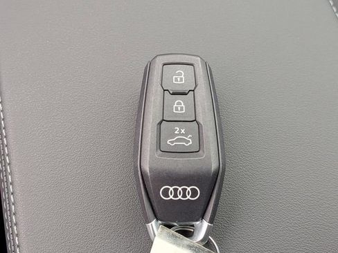 Used 2025 Audi Q5 Premium w/ Convenience Package AWD/4WD image 37
