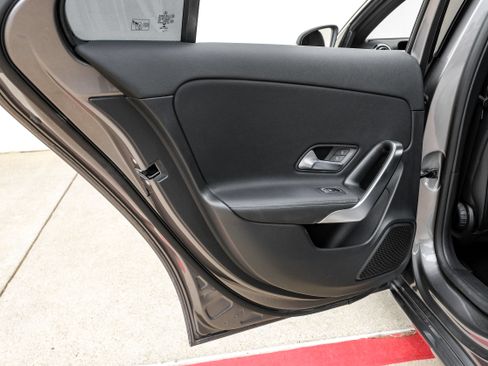 Used 2022 Mercedes-Benz A 220 image 39