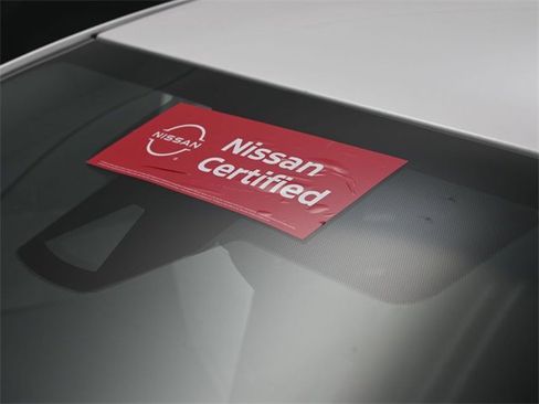 Used 2025 Nissan Versa SV w/ Trunk Package image 9