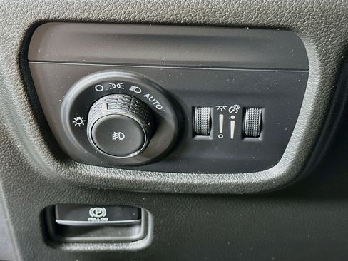 Used 2023 Jeep Grand Cherokee L Limited w/ Luxury Tech Group II AWD/4WD image 17