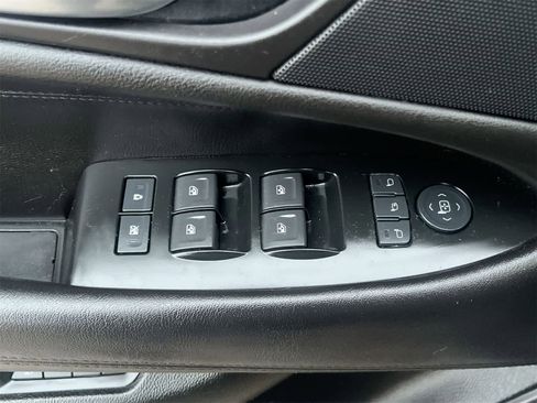 Used 2016 Cadillac Escalade Premium image 17