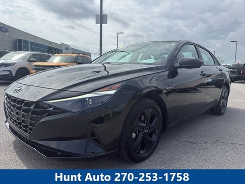Used 2023 Hyundai Elantra SEL FWD image 1