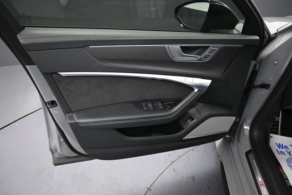 Used 2021 Audi RS 6 AWD/4WD image 17