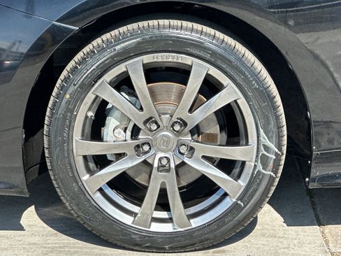 Used 2021 Toyota Prius Prime XLE w/ Carpet Mat Package (TMS) image 27