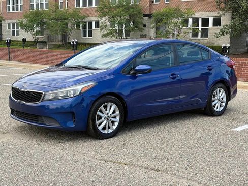 Used 2017 Kia Forte S image 8