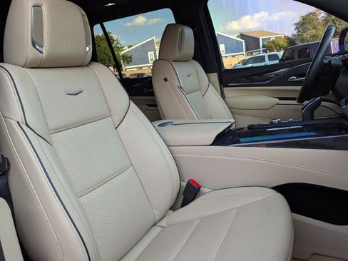 Used 2023 Cadillac Escalade Premium Luxury w/ LPO, Floor Liner Package image 33