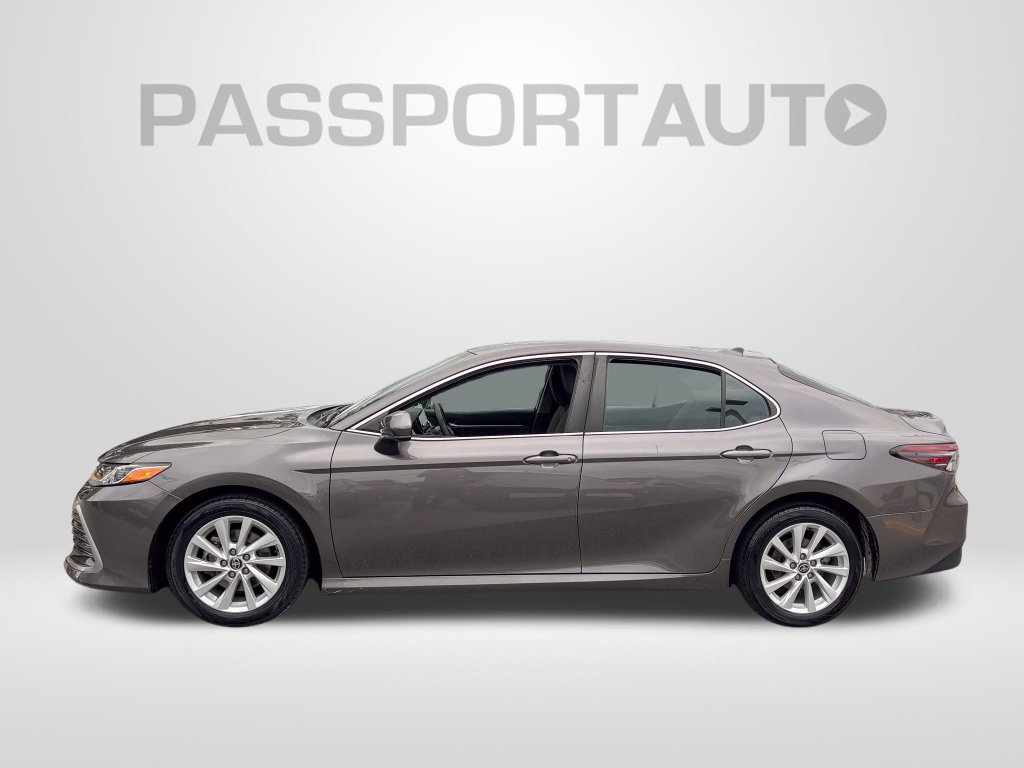 Used 2022 Toyota Camry LE FWD image 2