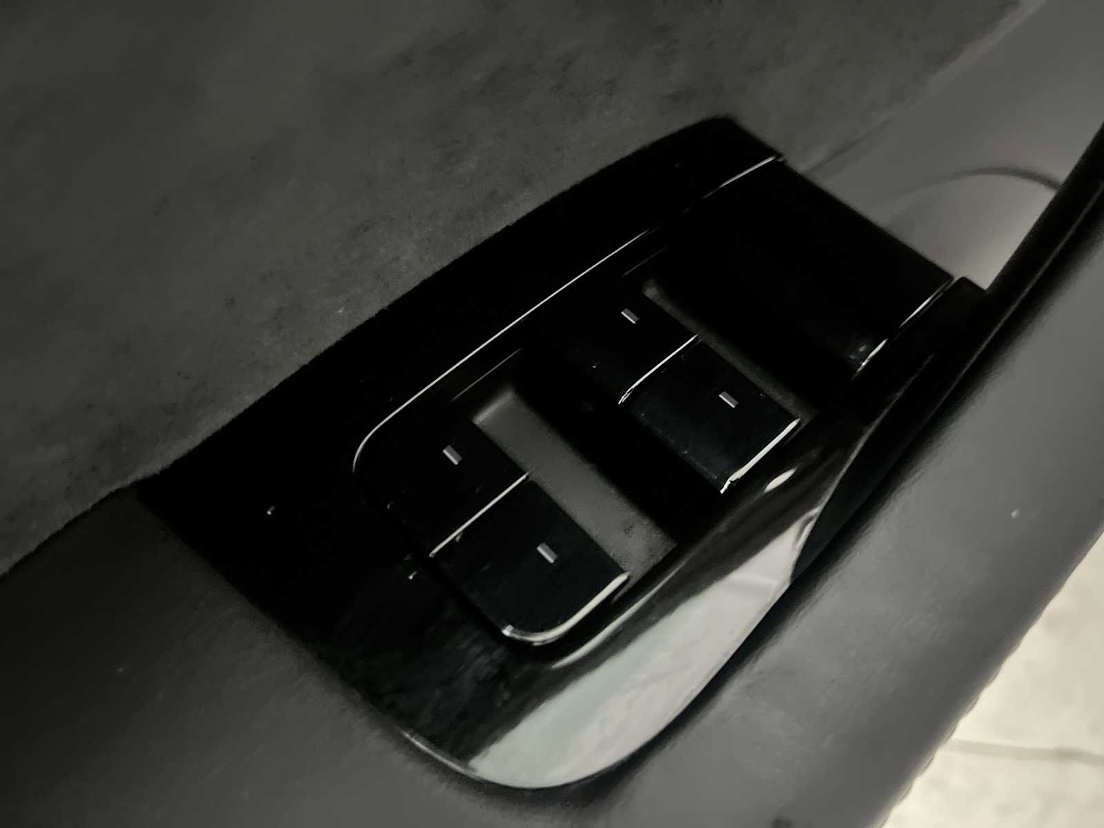 Used 2018 Tesla Model 3 Long Range RWD image 21
