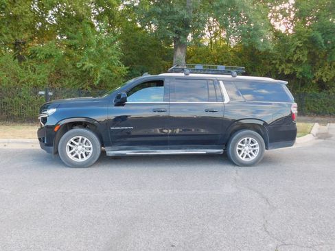 Used 2023 Chevrolet Suburban LS AWD/4WD image 8