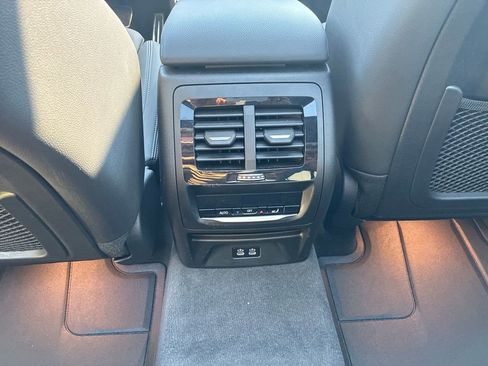 Used 2024 BMW X3 xDrive30i w/ Premium Package w/ZPA AWD/4WD image 21