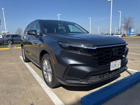 Used 2024 Honda CR-V EX image 3