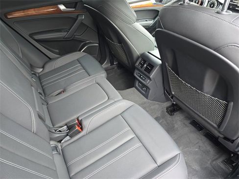 Used 2023 Audi Q5 2.0T Premium Plus w/ Premium Plus Package image 13