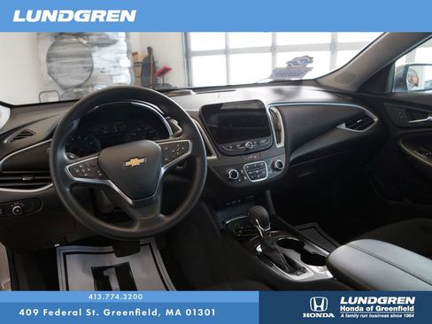 Used 2023 Chevrolet Malibu LT image 17