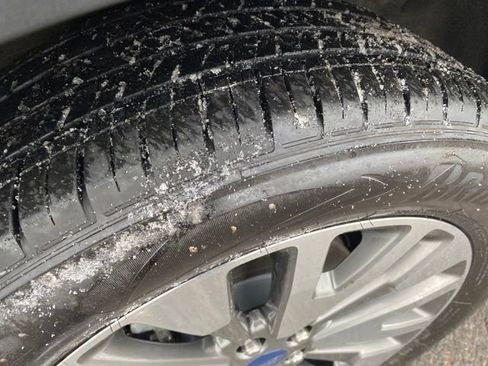 Used 2021 Ford Escape Titanium image 25