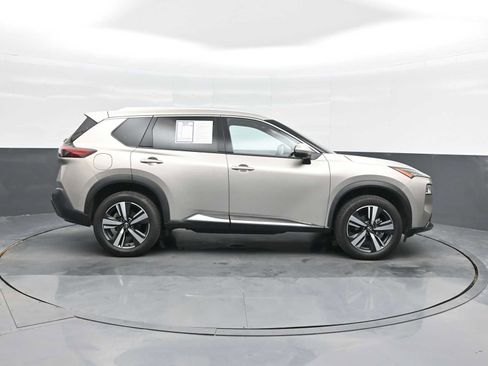Used 2023 Nissan Rogue SL FWD image 9