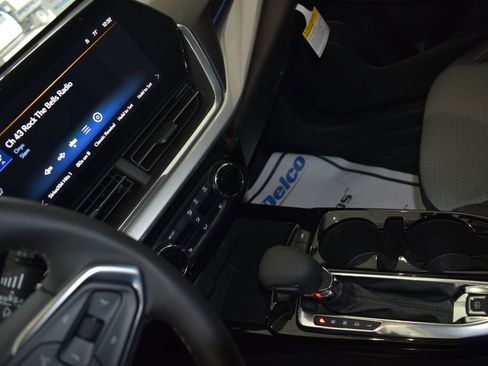 New 2026 Chevrolet Trax LT w/ LT Convenience Package image 24