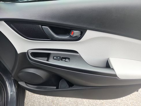 Certified 2023 Hyundai Kona SEL AWD/4WD image 34