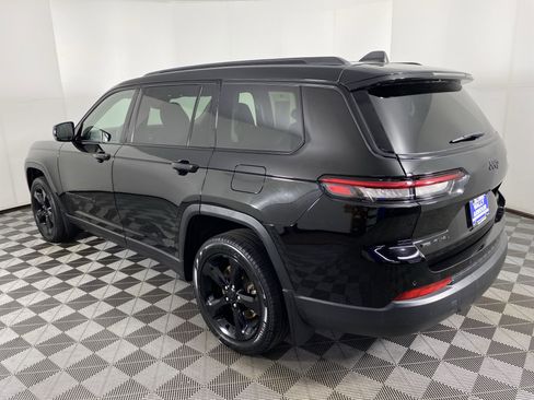 Used 2023 Jeep Grand Cherokee L Limited w/ Black Appearance Package AWD/4WD image 11