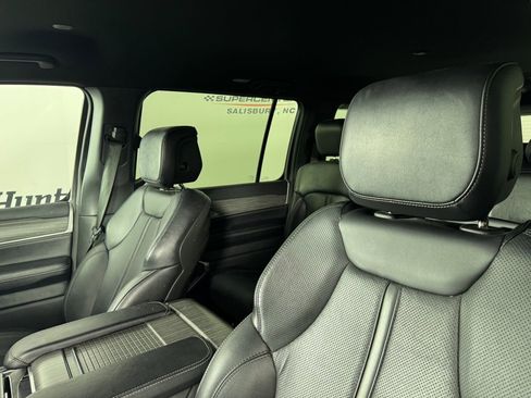 Used 2024 Jeep Wagoneer L Series II w/ Flexible Seating Group image 3