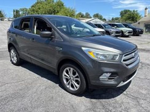 Used 2017 Ford Escape SE AWD/4WD image 5