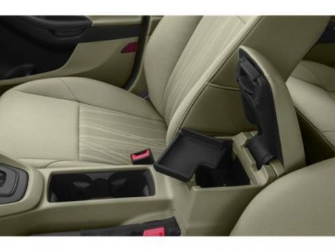 Used 2018 Ford Focus SE w/ SE Appearance Package image 21