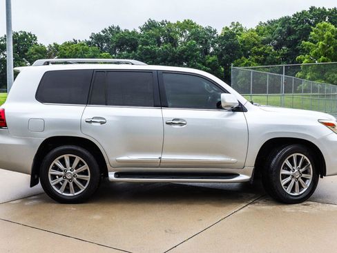 Used 2011 Lexus LX 570 4WD w/ Luxury Pkg image 5