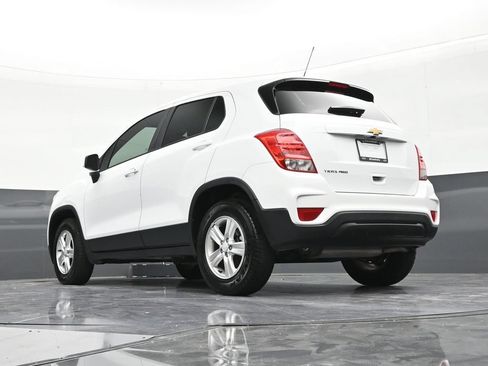Used 2021 Chevrolet Trax LS AWD/4WD image 22