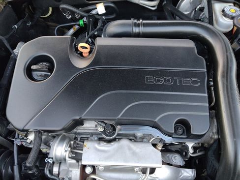 Used 2020 Chevrolet Malibu LT FWD image 30