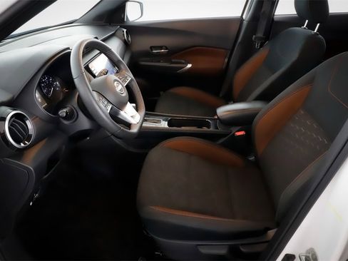 Used 2024 Nissan Kicks SR image 16
