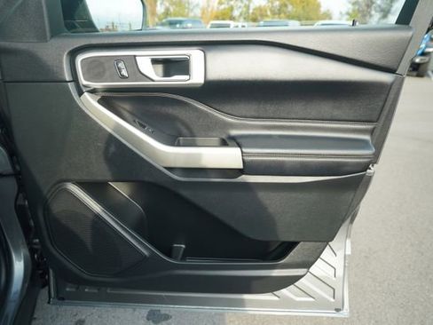 Used 2022 Ford Explorer XLT w/ Equipment Group 202A image 22