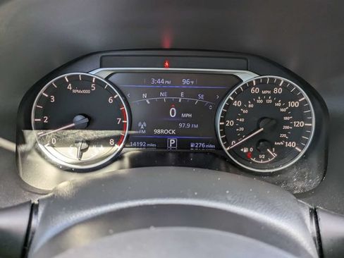 Used 2024 Nissan Altima 2.5 SR w/ SR Premium Package FWD image 29