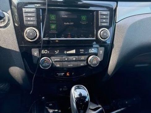 Used 2020 Nissan Rogue Sport SL w/ Premium Package FWD image 9