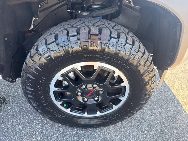 Used 2025 Toyota Tacoma TRD Off-Road AWD/4WD image 13